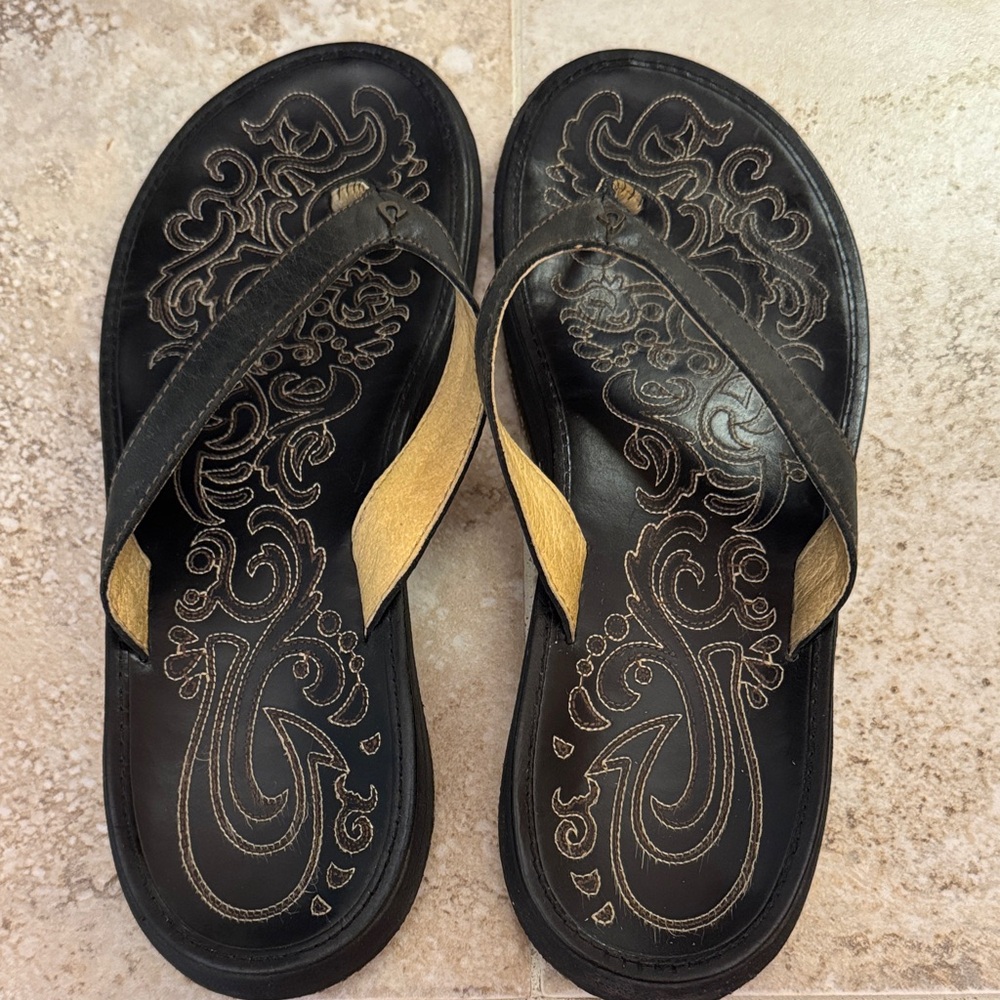 OluKai Women's Sandals in Black